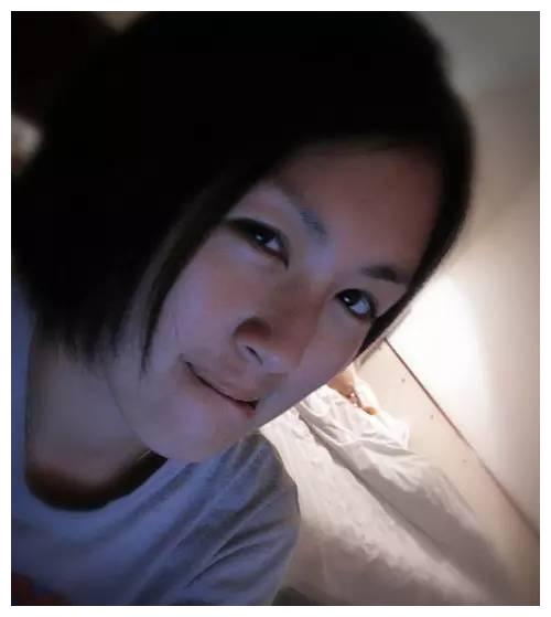 38岁唐宁为婚姻而隐退娱乐圈如今孤身一人照顾儿女