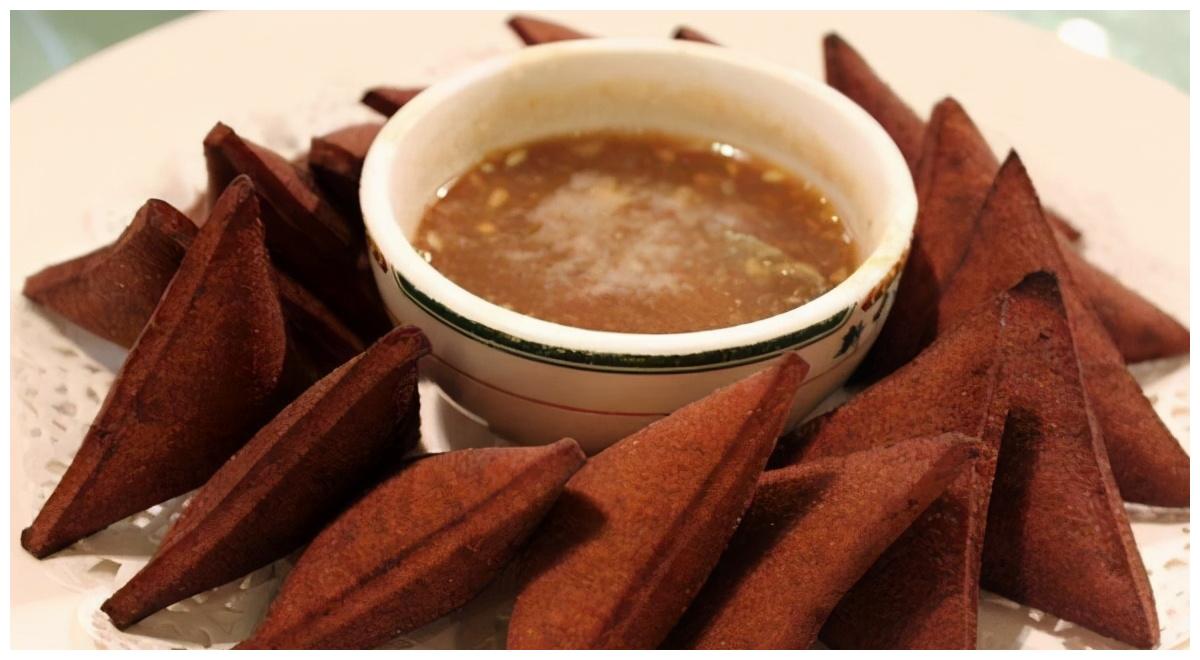 血糕是安阳的传统名吃,是安阳的三大宝之一.