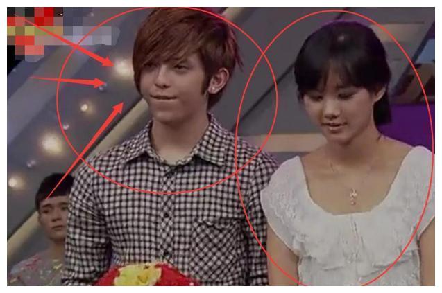 符龙飞大方承认,这位怀孕的女人正是她的妻子