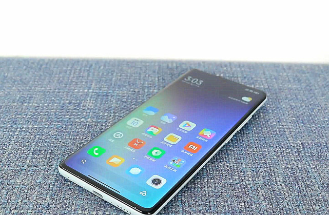 真全面屏不贵了，从4999元跌至3199元，MIUI13+一亿像素休闲区蓝鸢梦想 - Www.slyday.coM