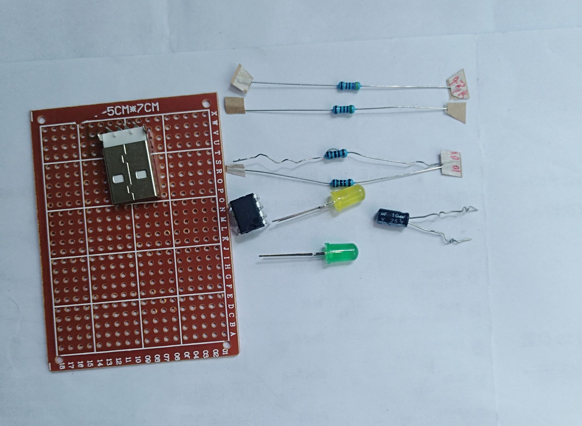 用ne555芯片制作双闪灯555系列15