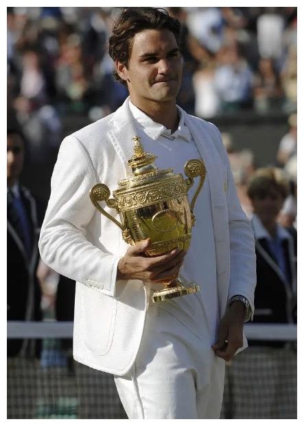 优雅男费德勒也有穿反裤子的时候