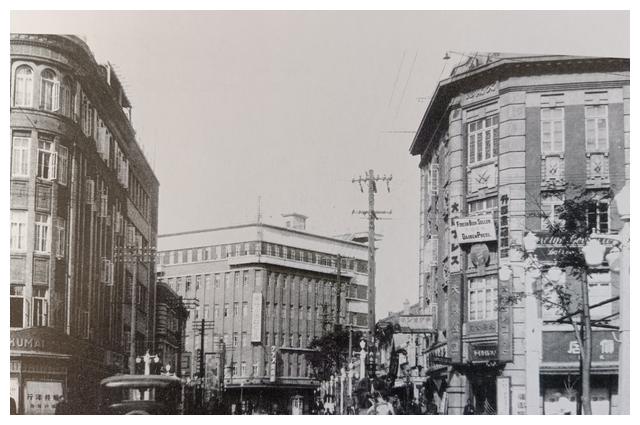 老照片带你逛逛曾经的大连天津街