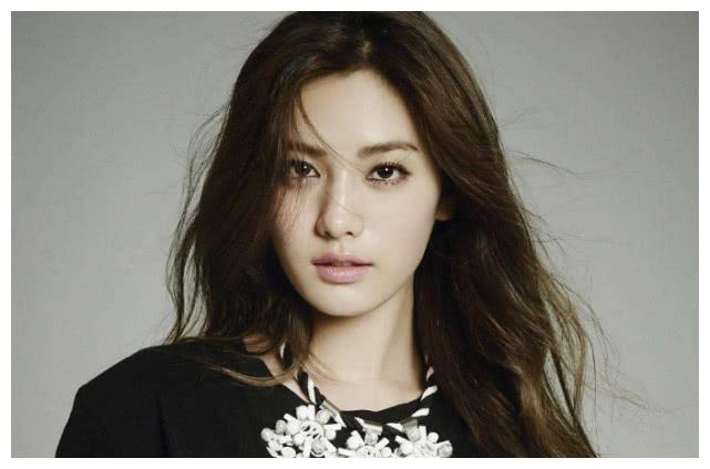 全球公认最漂亮的脸蛋!174cm超模林珍娜两度当选"世界第一美"