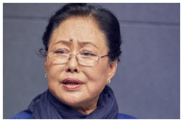 限籍令下,"四朵金花"中3人已改国籍,只有她三次拒改国籍获赞