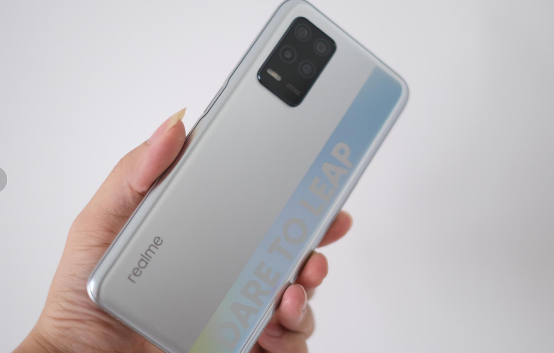 realme真我q3图赏迷幻银版本美得不可方物