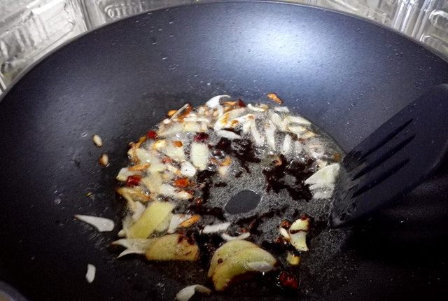 一道让你多吃两碗米饭的菜——鲜香的辣子鸡休闲区蓝鸢梦想 - Www.slyday.coM 一道让你多吃两碗米饭的菜——鲜香的辣子鸡休闲区蓝鸢梦想 - Www.slyday.coM