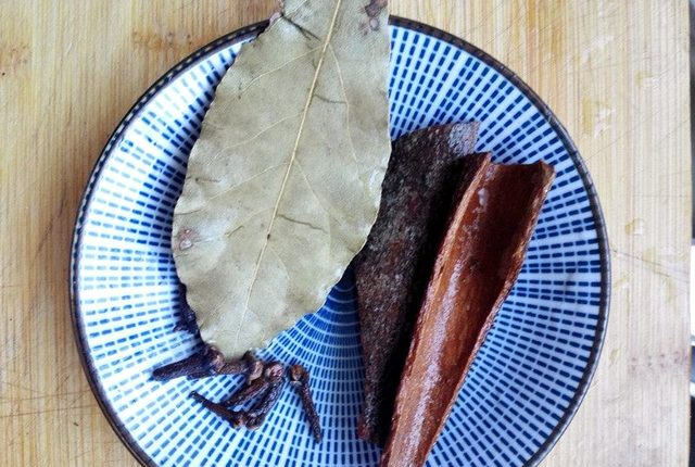 一道让你多吃两碗米饭的菜——鲜香的辣子鸡休闲区蓝鸢梦想 - Www.slyday.coM 一道让你多吃两碗米饭的菜——鲜香的辣子鸡休闲区蓝鸢梦想 - Www.slyday.coM