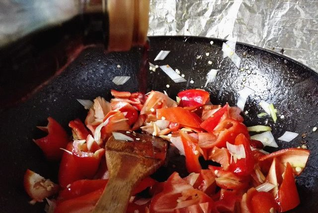 一道让你多吃两碗米饭的菜——鲜香的辣子鸡休闲区蓝鸢梦想 - Www.slyday.coM 一道让你多吃两碗米饭的菜——鲜香的辣子鸡休闲区蓝鸢梦想 - Www.slyday.coM