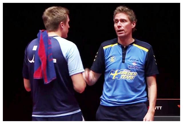 国乒奥运冠军惨遭淘汰!54岁传奇名将现身,指挥弟子打败许昕