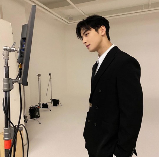 韩国艺人车银优sns发近照侧颜线条优越无瑕