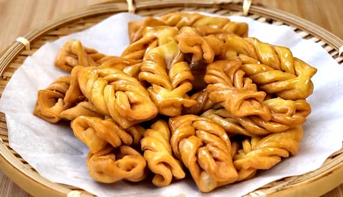 快过年了教你炸果子牢记2大步香甜酥脆好吃又解馋