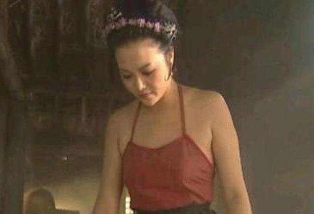 梁丽因出演水浒传中的孙二娘用男替留下穿帮镜头成为遗憾