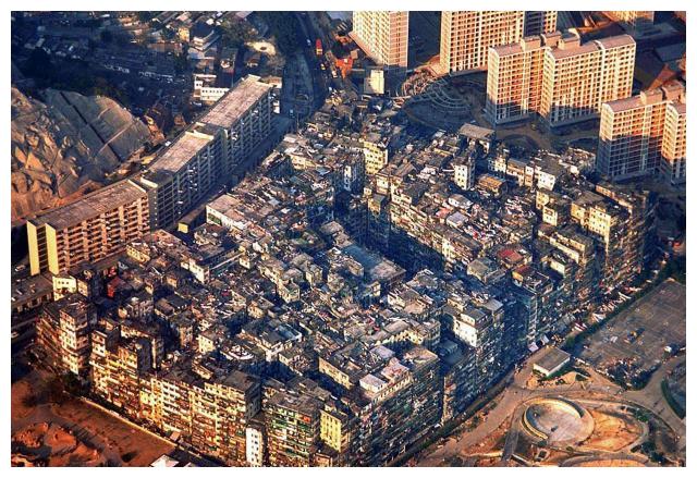 清朝最后一块飞地 1993年才被攻陷 为何连警察也不敢进 九龙 九龙城 城寨 新浪新闻