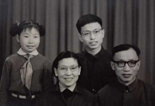 数学天才北大毕业后，出国深造却沦落街头刷碗，58岁攻克世界难题休闲区蓝鸢梦想 - Www.slyday.coM