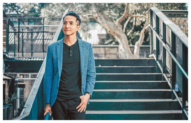 王少伟43岁向父母领零用钱