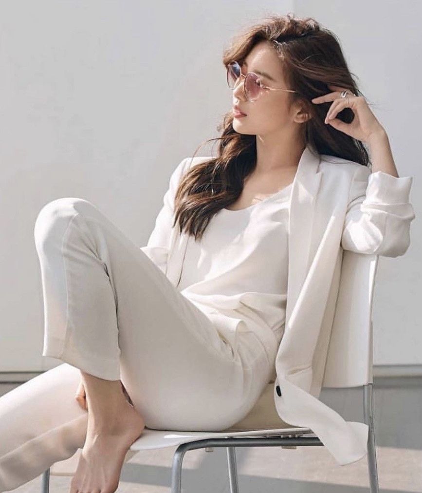 裴秀智戴墨镜的写真大片,欧尼散发着迷人的魅力,超有气质_高清图集