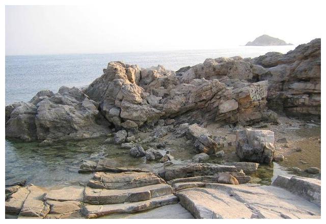山东“天然瀑布”众多的岛屿，自然风景优美，游人却不是很多