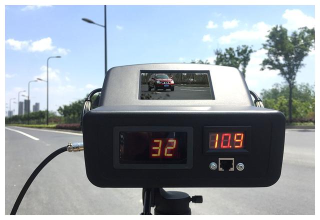 当仪表盘车速显示100,交警的测速雷达是多少?车主:已经吃亏了