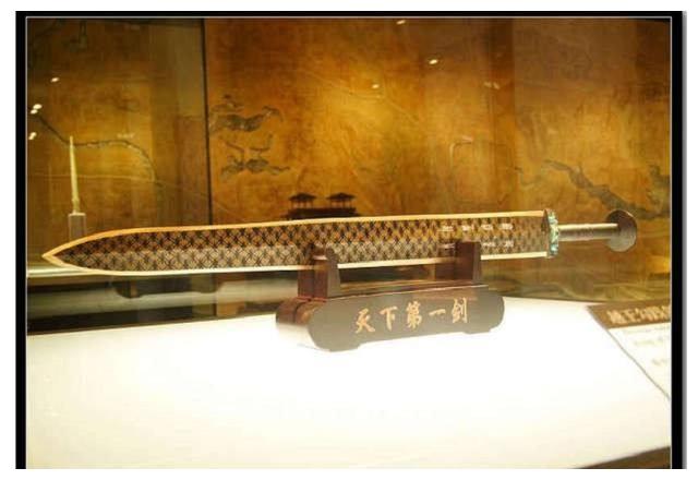 功成入鞘天下平:揭秘中国剑文化的起源与发展