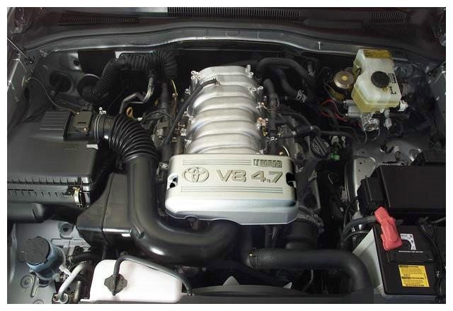 0升v6自然吸气发动机.搭配上非承载式车身结构设计.