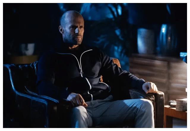 《人之怒》首日票房1800万,力压《悬崖之上》夺得