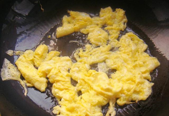 鸡蛋别只会炒番茄啦,和它一起炒,清热解毒又补水,味道特别清爽休闲区蓝鸢梦想 - Www.slyday.coM 鸡蛋别只会炒番茄啦,和它一起炒,清热解毒又补水,味道特别清爽休闲区蓝鸢梦想 - Www.slyday.coM