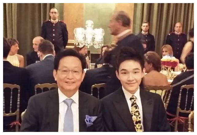 谢承润,和姚思为陈雨昂是好友,24岁身价300亿|富二代|谢其润|陈雨昂