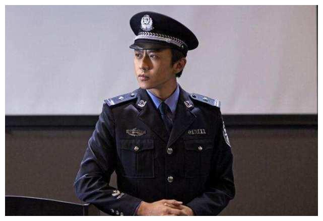 10,张云龙张云龙在《民国奇探》里面出演冷面探长乔楚生,江湖