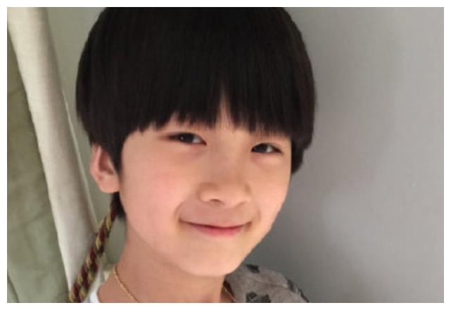 说起来娱乐圈精致的星二代,很多人都会在第一时间想起来张悦轩,他给人