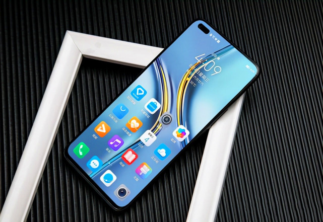 毕竟,荣耀x20 max本身所呈现出来的参数还是挺给力的,起码从入网信息