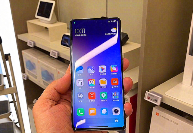 真全面屏不贵了，从4999元跌至3199元，MIUI13+一亿像素休闲区蓝鸢梦想 - Www.slyday.coM