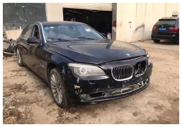 5万一辆的泡水豪车,值得购买吗?维修师傅:想什么好事呢?