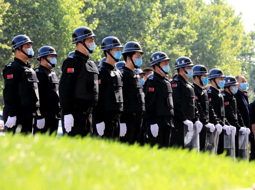 保驾校园安全助力满意峄城创建峄城区校园护卫队成立