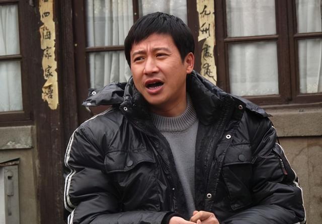 说到张国强相信大家都很熟悉,他是内地著名的演员,在很多电视剧中都有