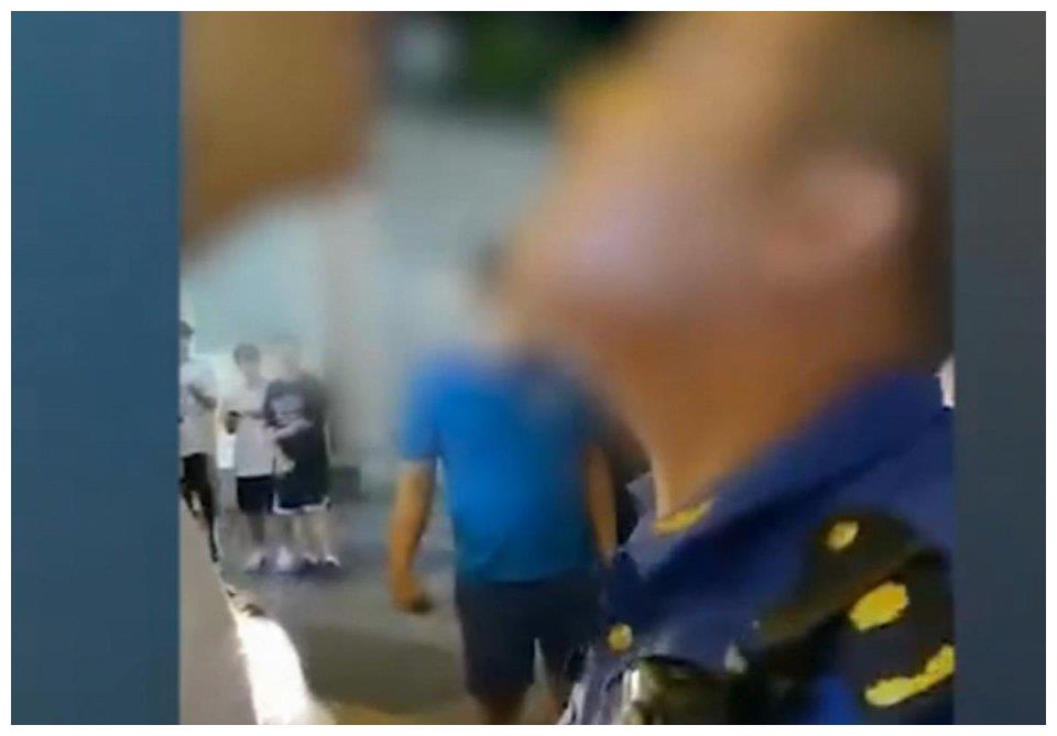 西安城管驾车驱赶残疾商贩，官方：不存在冲撞，系临聘人员已停职休闲区蓝鸢梦想 - Www.slyday.coM