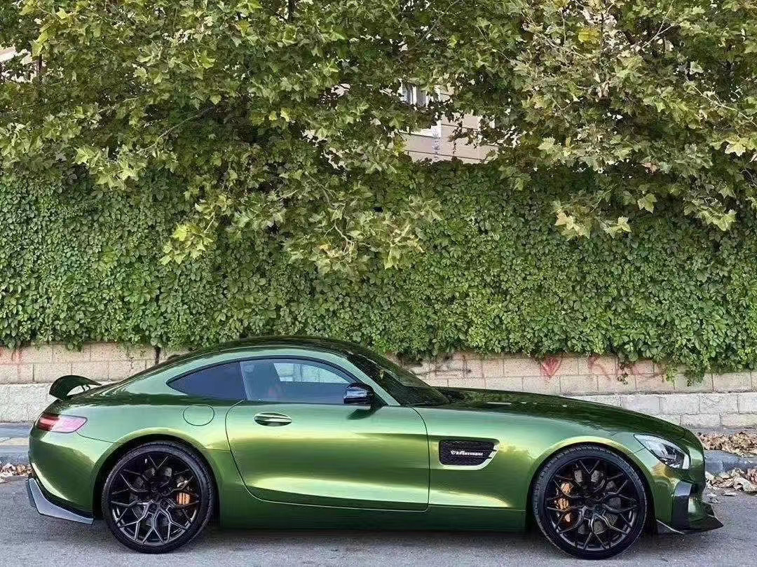 amg奔驰gt汽车改色曼巴绿霸气侧漏