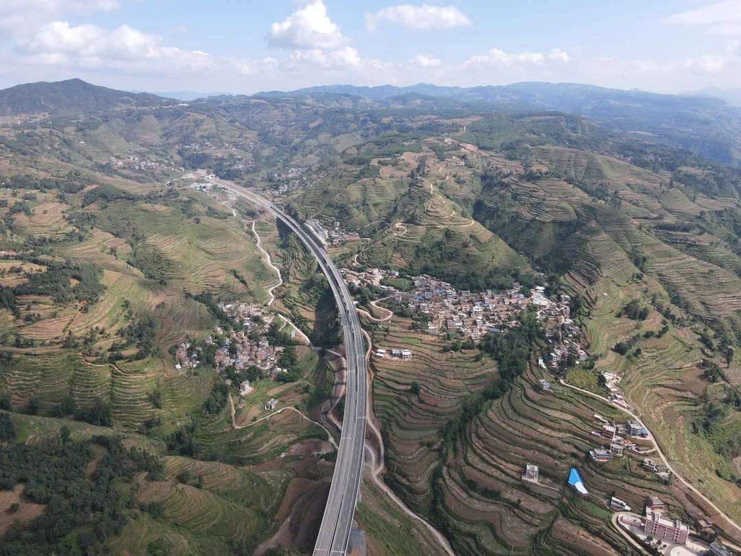 云南杨宣高速公路正式通车!