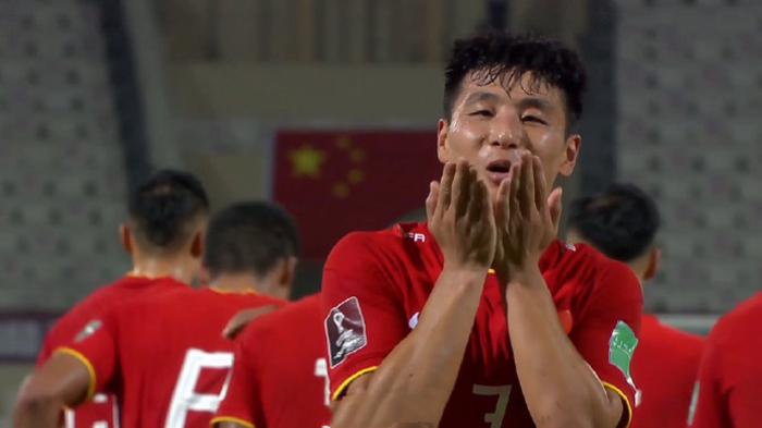 武磊用行动征服越媒！越南球迷被打服，称赞他的表现一向出色