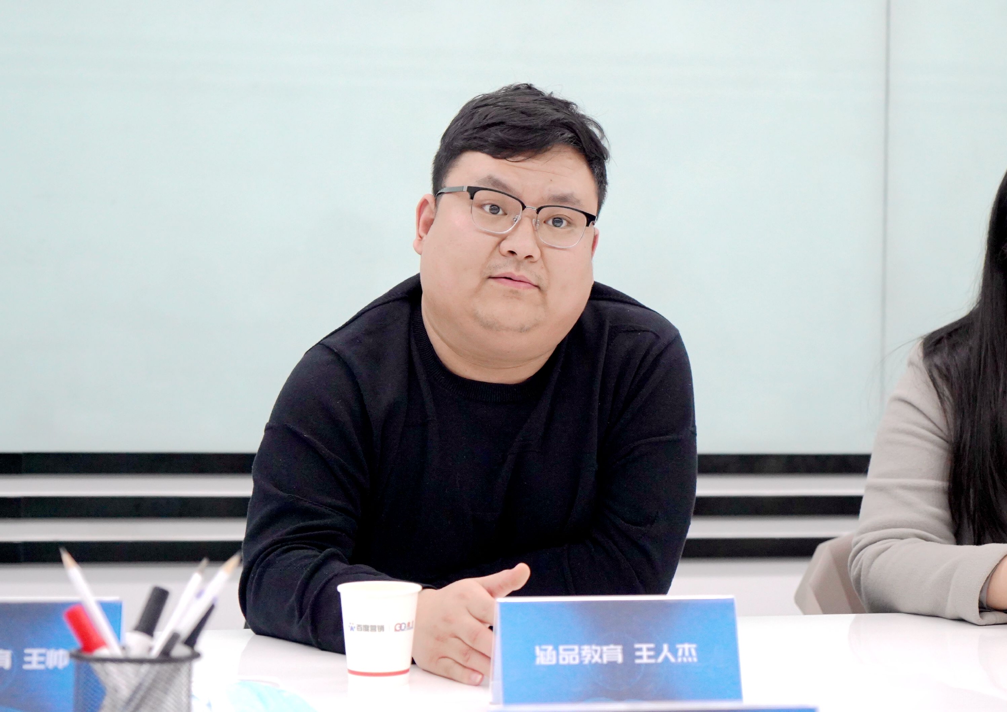 百度河北营销服务中心(河北盘古网络)负责人表示,涵品教育与百度平台