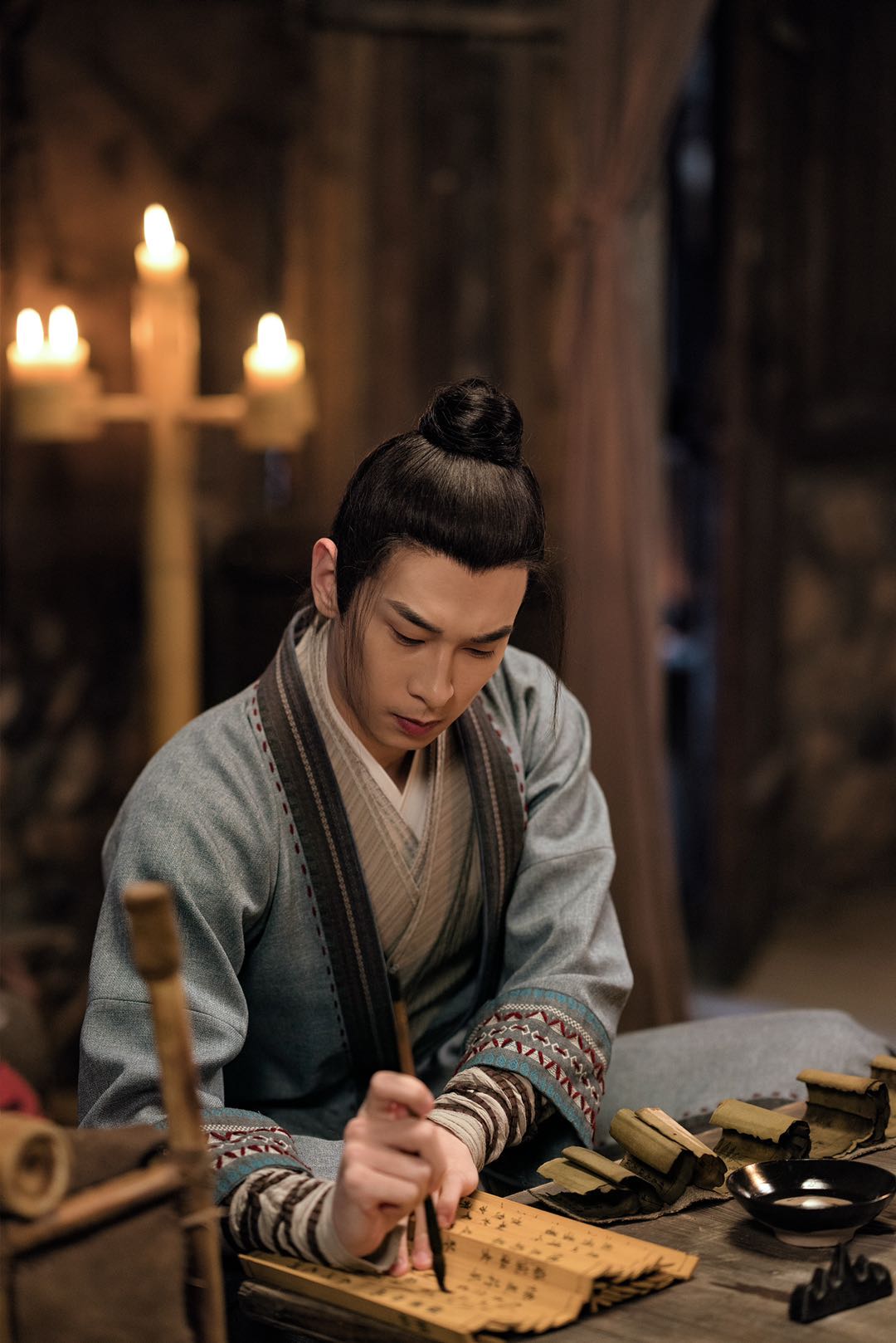 《有翡》收官 冷纪元发文谈应何从感恩观众首肯|有