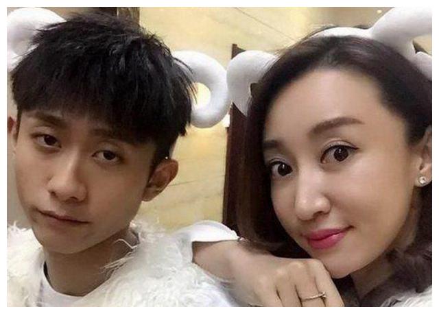 她是张一山"后妈",拜冯巩为师,等了15年才有机会上春晚!__财经头条