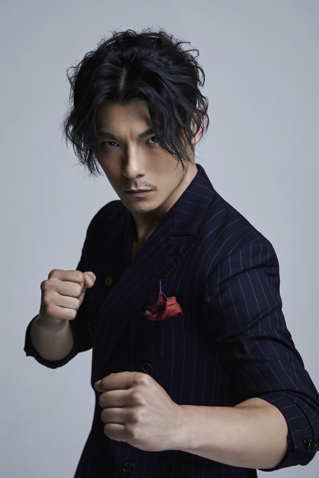 高清写真:袁帅爆超a写真 眼神笃定超带感