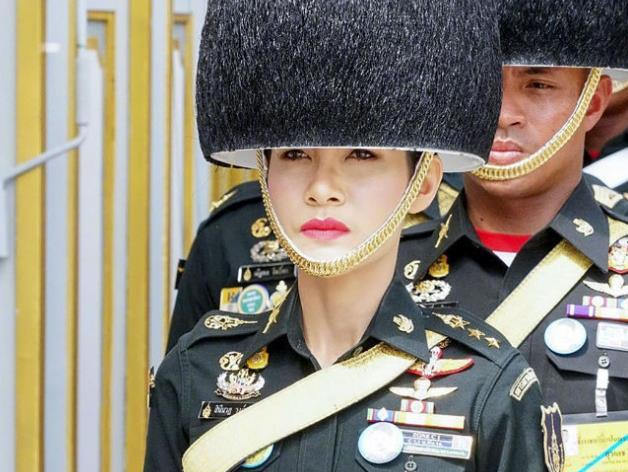 泰国版甄嬛传落幕!诗妮娜贵妃被褫夺封号,上位不足3月打入冷宫