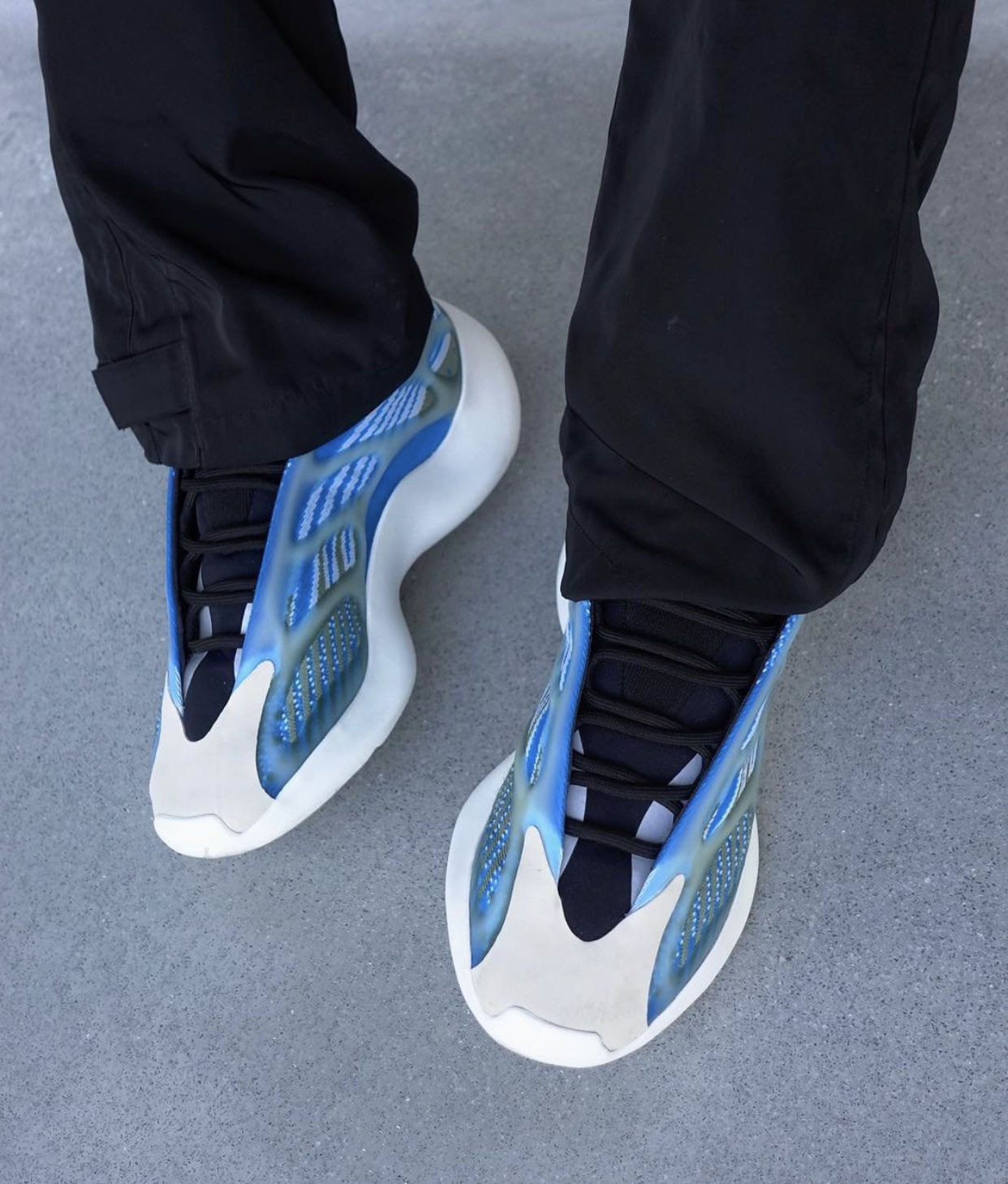 yeezy700v3极光配色你觉得怎么样