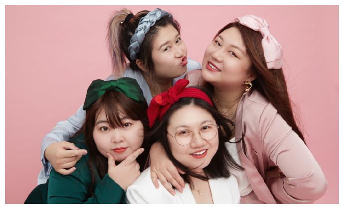 杨天真不惧胖瘦自信晒出泳装照网友吐槽还是p图了