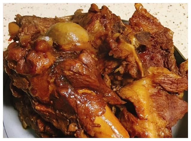 肉烂滑口酱骨头,老爷爷老奶奶都可以食用的美味