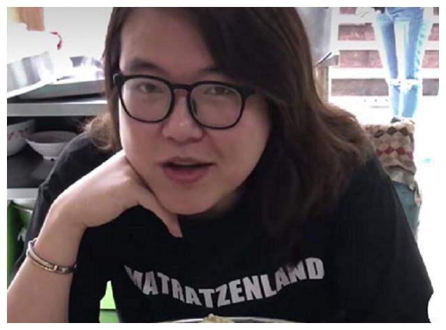 大胃王浪胃仙称上学时是校草本以为是说大话看到照片信了