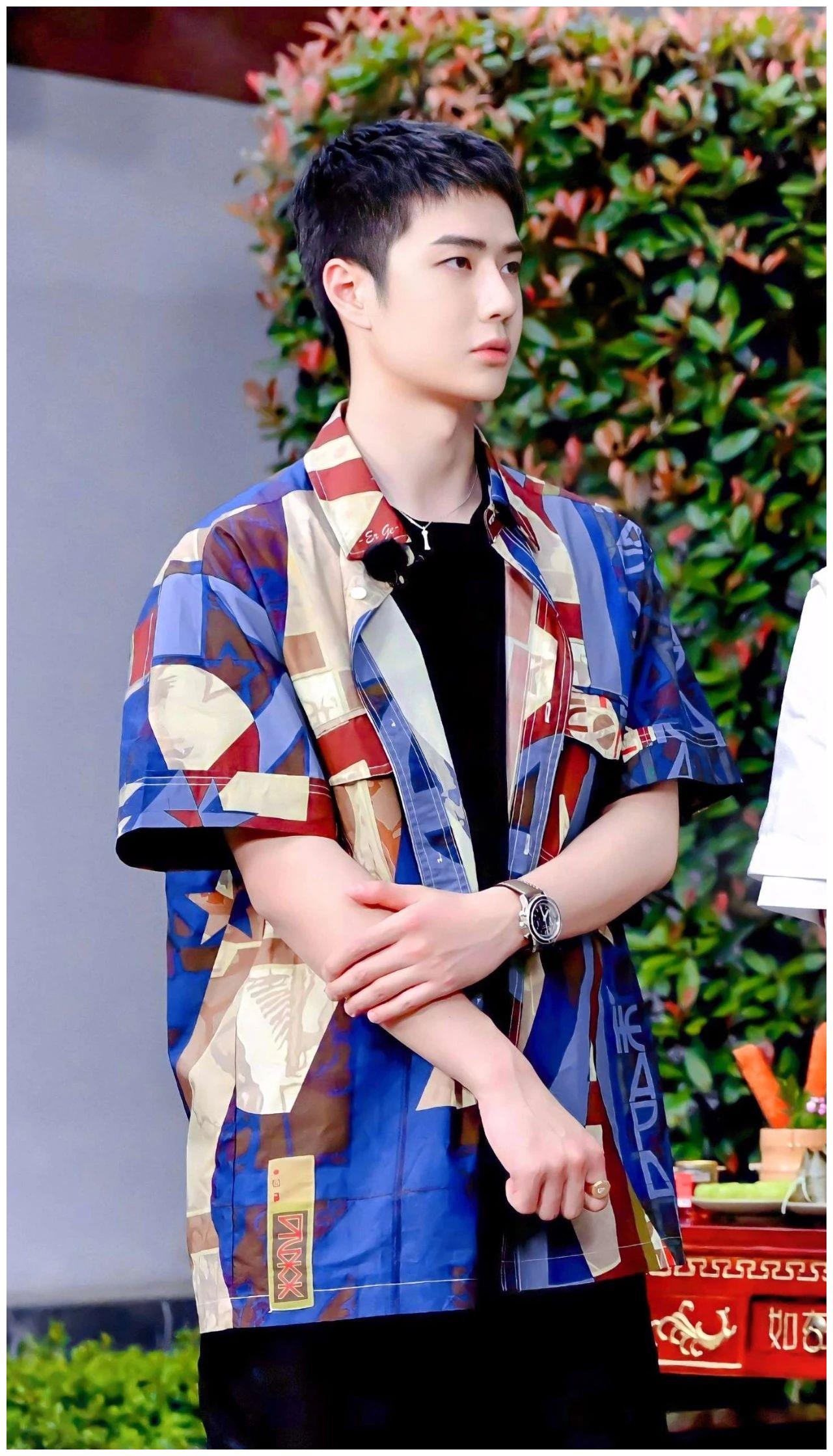 王一博壁纸宝贝笑容灿烂阳光帅气好明媚的少年呀