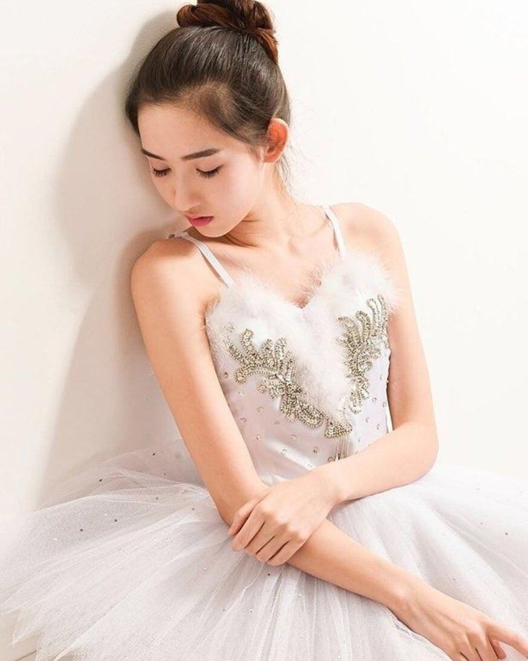 最具潜力的新生代小花 白裙少女 中国女演员王玉雯_高清图集_新浪网